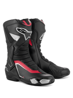 Botas Alpinestars SMX-6 V3, botas de motociclismo de performance, pretas, prateadas e vermelhas, com parte superior em microfibra e proteção TPU, detalhes vermelhos e logótipo Alpinestars na lateral