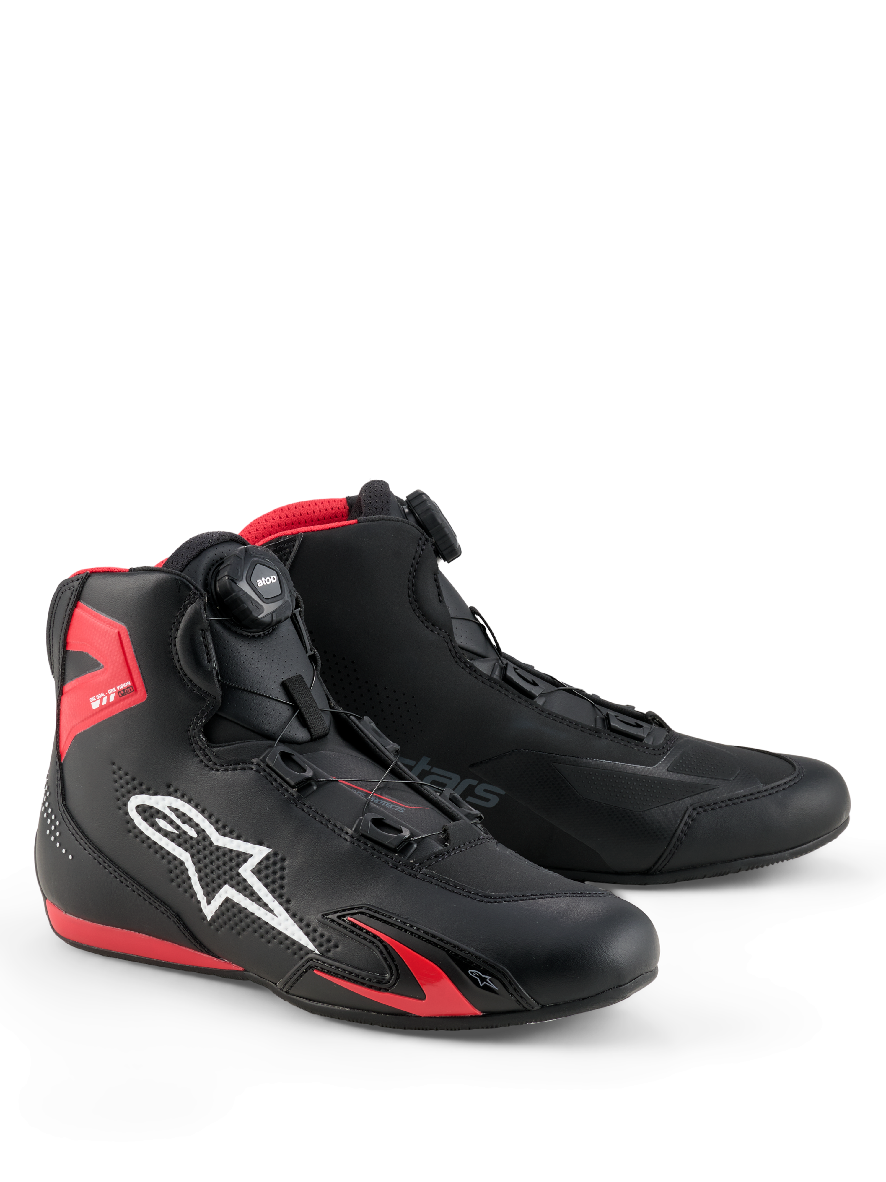 Sapatos Alpinestars Celer, sapatos de motociclismo, pretos e vermelho brilhante, com logótipo Astars branco, sistema de fecho de rotor micrométrico e construção em microfibra técnica com detalhes em TPU vermelho, design desportivo aerodinâmico para corrida e condução em estrada