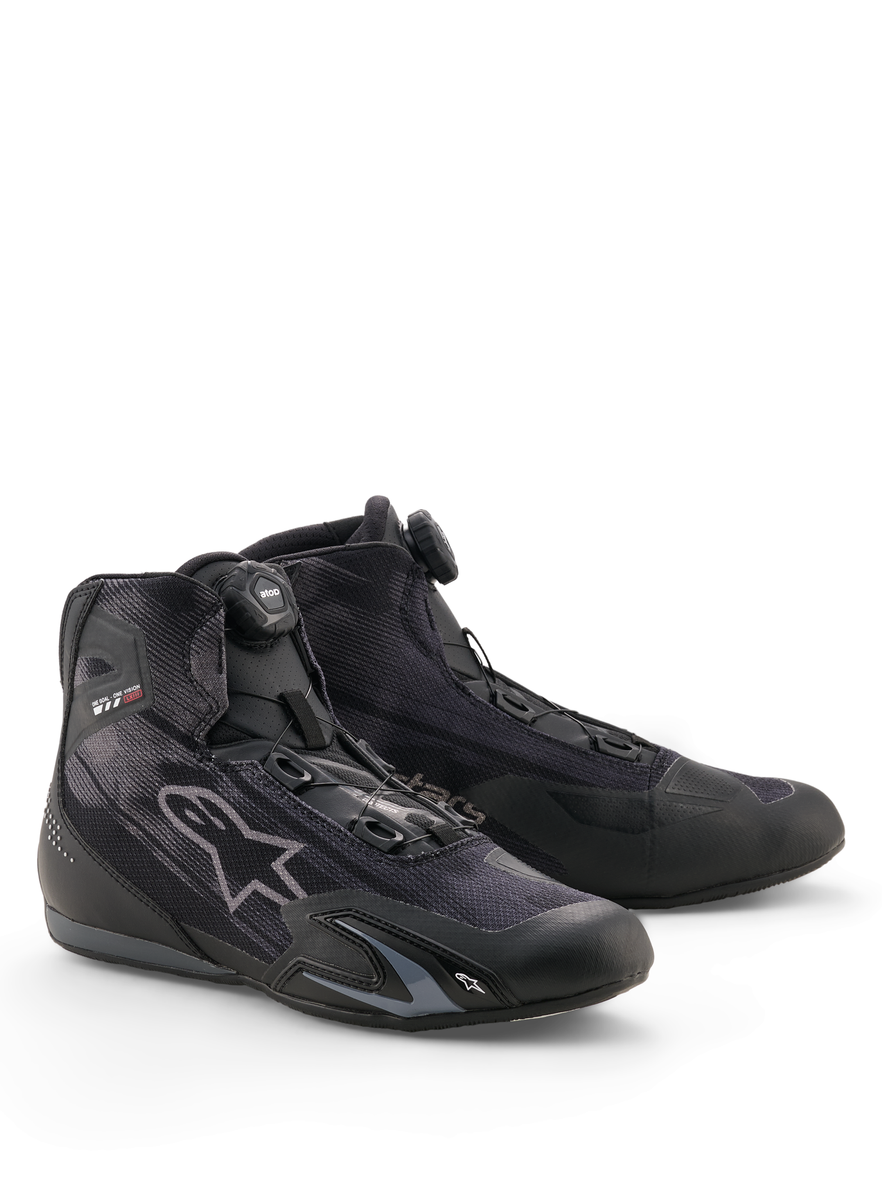 Sapatos Alpinestars Celer Superair, sapatos de motociclismo, preto e cinzento escuro, com sistema de fecho Rotor, parte superior em tecido de elevado fluxo de ar, perfil desportivo com o logótipo Alpinestars, concebidos para condução em clima quente