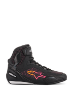 Sapatos Alpinestars Stella Faster-3 Rideknit® para Mulher, sapatos de motociclismo, pretos, amarelos e cor-de-rosa, perfil de vista lateral com parte superior em malha respirável, logótipo de estrela com gradiente vibrante e tira de tornozelo em velcro