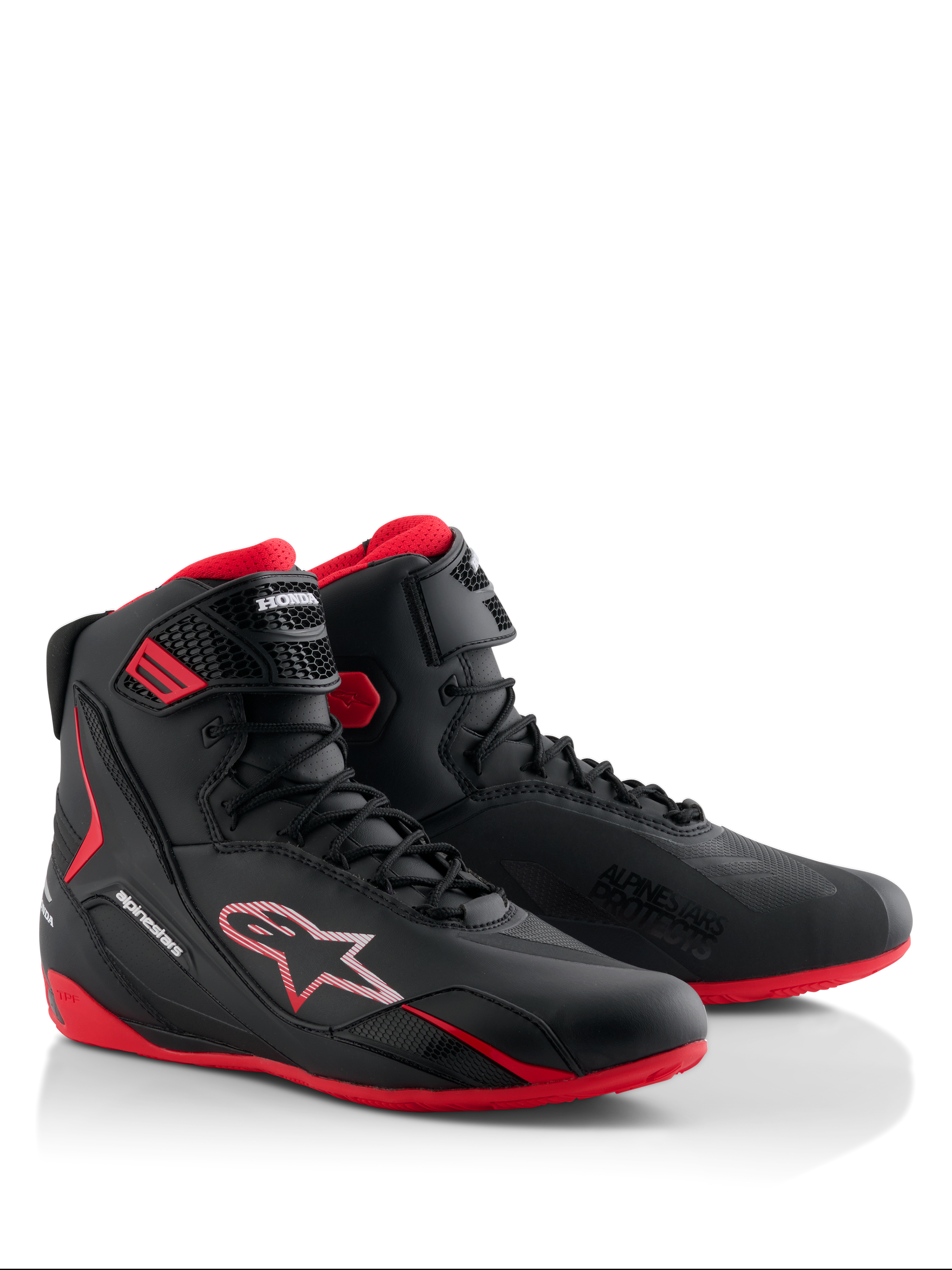 Sapatos Alpinestars Honda Faster-4, sapatos para motociclismo, pretos e vermelhos, design elegante de cano alto com fecho de atacadores e tira no tornozelo, com solas vermelhas e logótipos Alpinestars e Honda