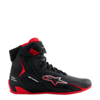 Sapatos Alpinestars Honda Faster-4, sapatos de condução de cano alto em preto e vermelho, design elegante em microfibra com logótipo de estrela listrada, sola vermelha e interior almofadado, logótipo Honda no calcanhar, calçado de performance para desportos motorizados