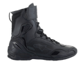 Alpinestars Superfaster Shoes, sapatos de motociclismo, pretos, perfil de cano alto com sistema de atacadores rápidos e tira no tornozelo, com painéis de microfibra e Rideknit, contraforte de calcanhar em TPU reforçado e proteção na biqueira, design atlético elegante para condução em estrada