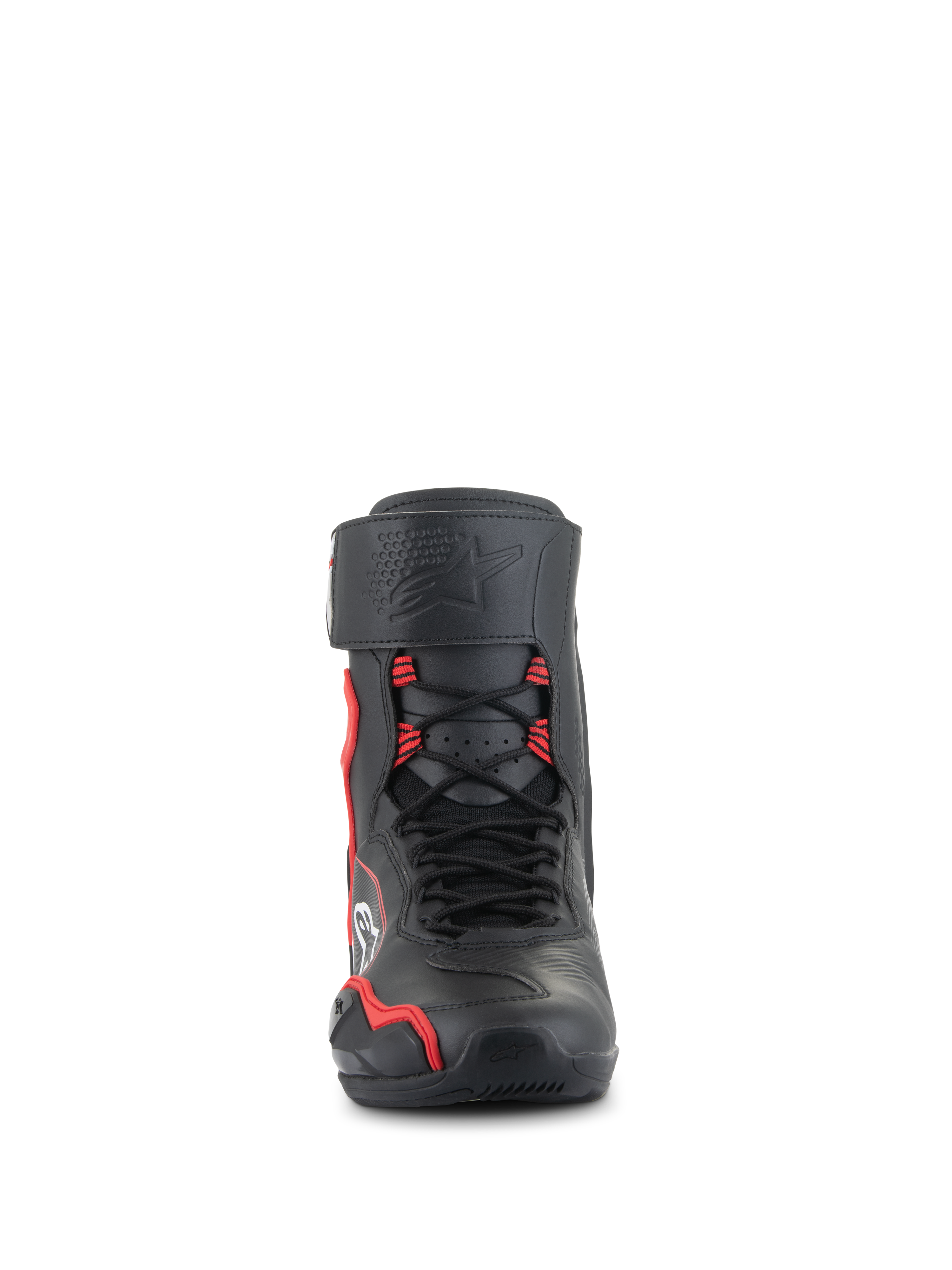 Alpinestars Superfaster Shoes, sapatos de motociclismo de cano alto, pretos com detalhes em vermelho vivo e branco, vista frontal com sistema de atacadores rápidos, correia de proteção na canela com logótipo de estrela gravado e zona dos dedos reforçada.