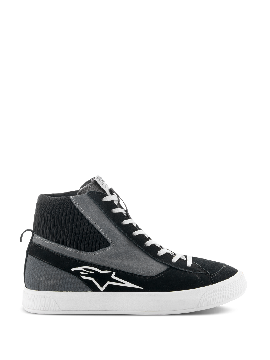 Alpinestars Stated Shoes, sapatos de motociclismo de cano alto, pretos, cinzentos e brancos, com logótipo de estrela branco, sola de borracha vulcanizada branca, colarinho do tornozelo em malha canelada e atacadores brancos, estilo urbano