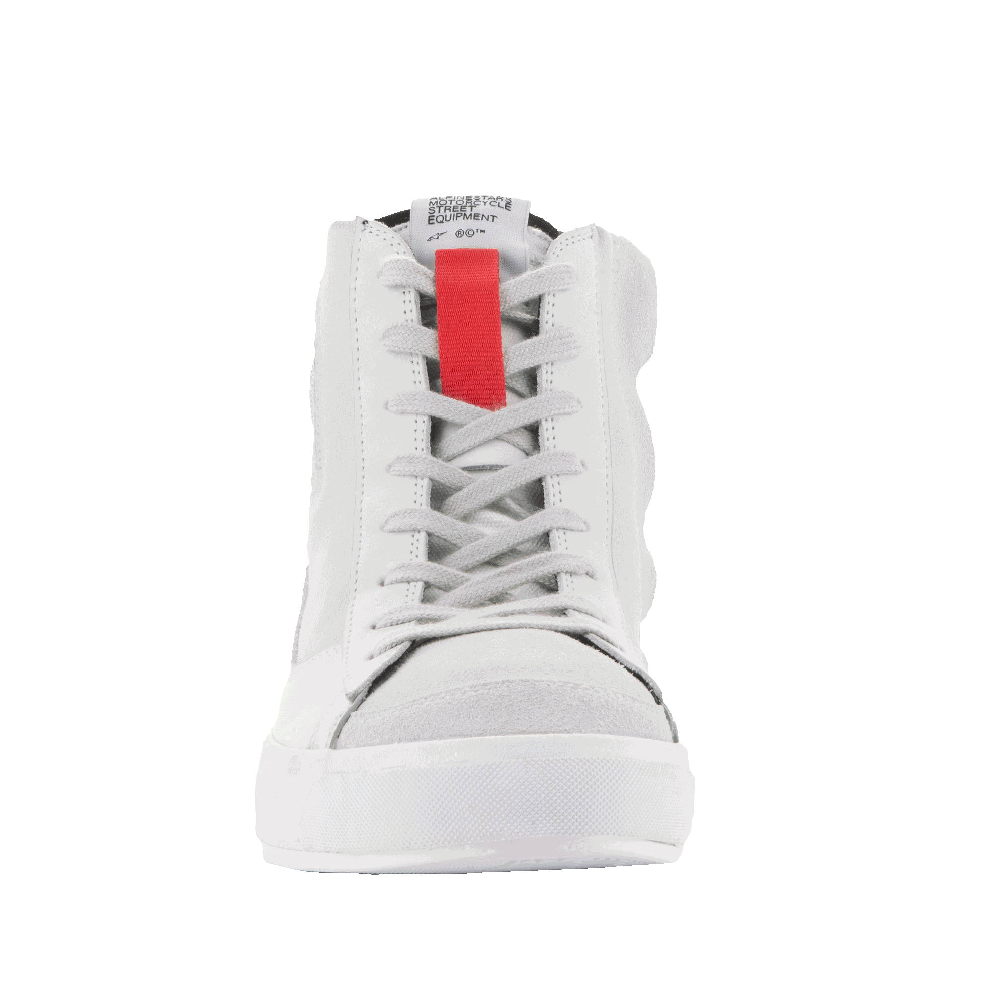Alpinestars Stated Shoes, sapatos de pilotagem urbana, branco e cinzento, vista frontal de sapatilha de cano alto, com um detalhe vermelho proeminente na língua, atacadores cinzentos e sola vulcanizada branca, design minimalista inspirado no skate
