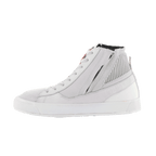 Alpinestars Stated Shoes, sapatos de motociclismo urbanos, branco e cinza, estilo sapatilha de cano alto, construção em nubuck e camurça, fecho de correr lateral, sola vulcanizada branca, colarinho do tornozelo canelado