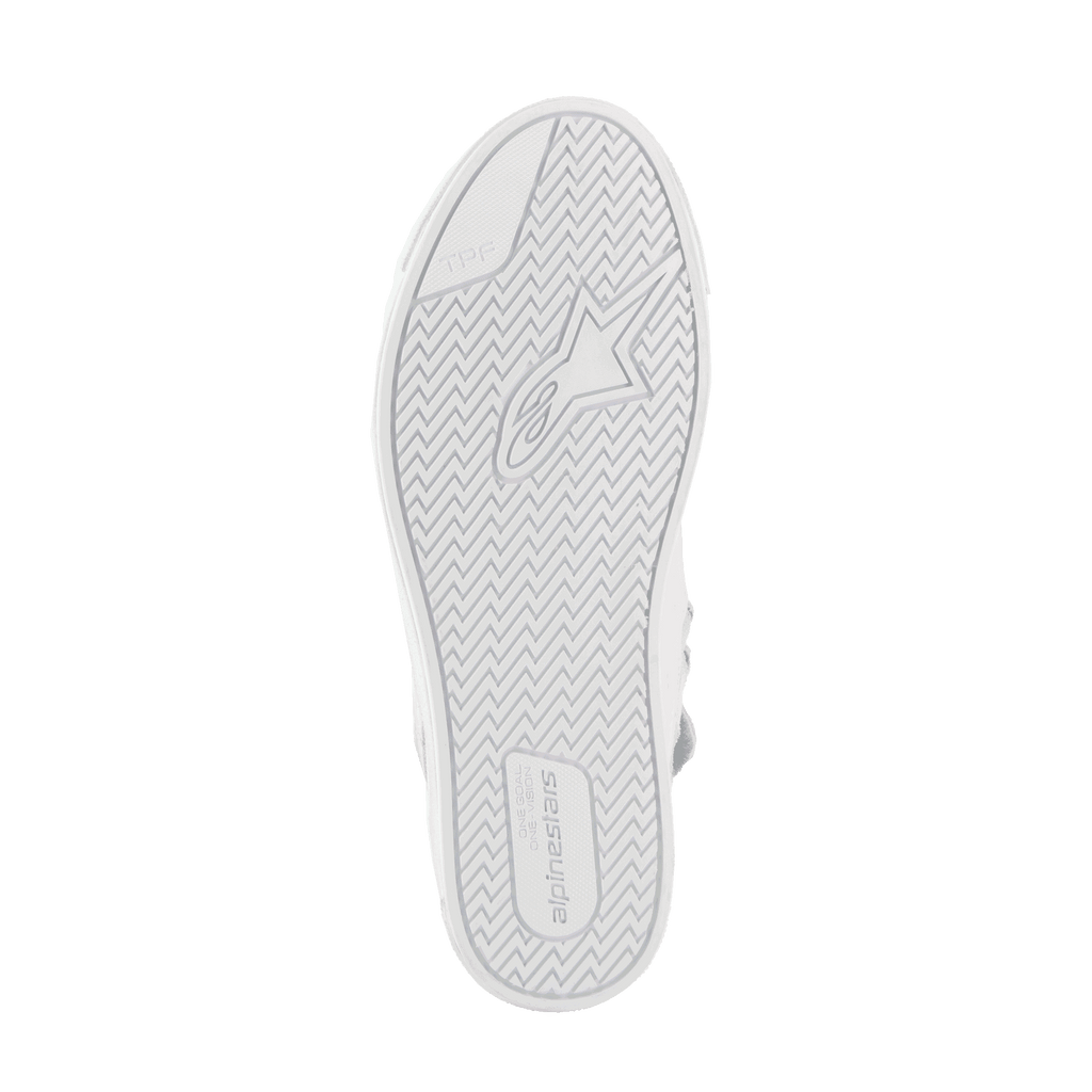Sapatos Alpinestars Stated, sapatos de motociclismo urbanos, Branco Cool Gray, vista inferior da sola de borracha vulcanizada, com um padrão de tração em espinha, marca Alpinestars e logótipo TPF (Transversal Protection Frame) para aderência e segurança