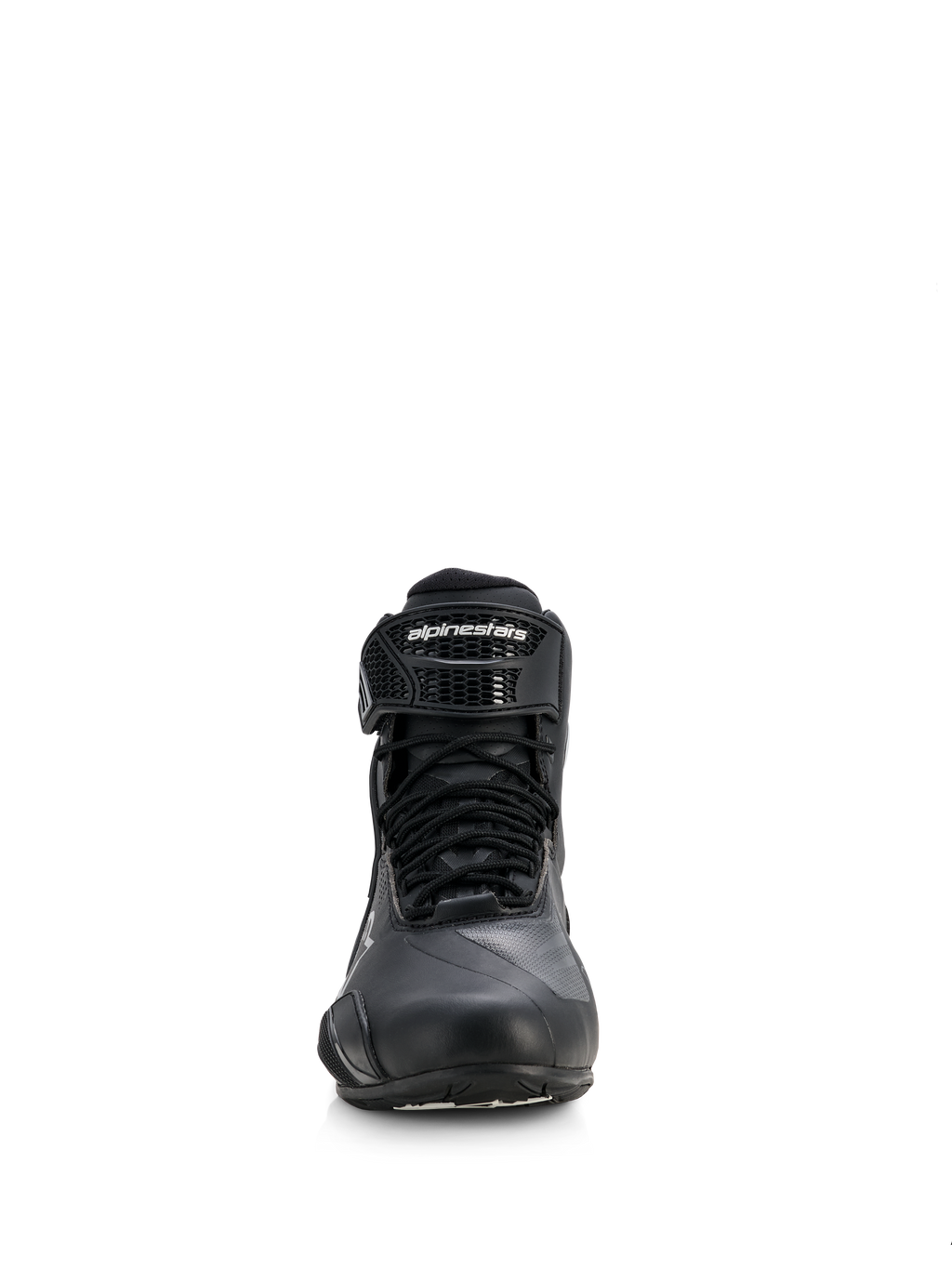 Sapatos Alpinestars Stella Faster-4 Drystar® para Mulher, sapatos de motociclismo, pretos com detalhes prateados, vista frontal exibindo o fecho por atacadores e a tira de tornozelo com velcro e marca, design impermeável elegante para condução desportiva e em estrada.