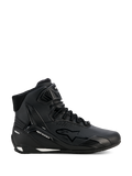 Alpinestars Stella Faster-4 Drystar, sapatos de motociclismo para mulher, pretos e prateados, design de cano alto, fecho de atacadores com tira de gancho e laço no tornozelo, parte superior em microfibra sem costuras, tecnologia impermeável, detalhes brancos na sola e no calcanhar
