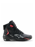 Alpinestars Stella Faster-4 Drystar, sapatos de motociclismo para mulher, pretos com detalhes em cinzento e coral fluo, design de cano alto com marca lateral e tira de velcro, microfibra impermeável para condução desportiva