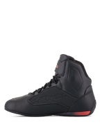 Sapatos Alpinestars Faster-3 Drystar®, sapatos de motociclismo, pretos e vermelho fluo, vista de perfil lateral com logótipo Drystar em relevo e detalhe no calcanhar em vermelho fluorescente, estrutura em microfibra para condução urbana e em estrada