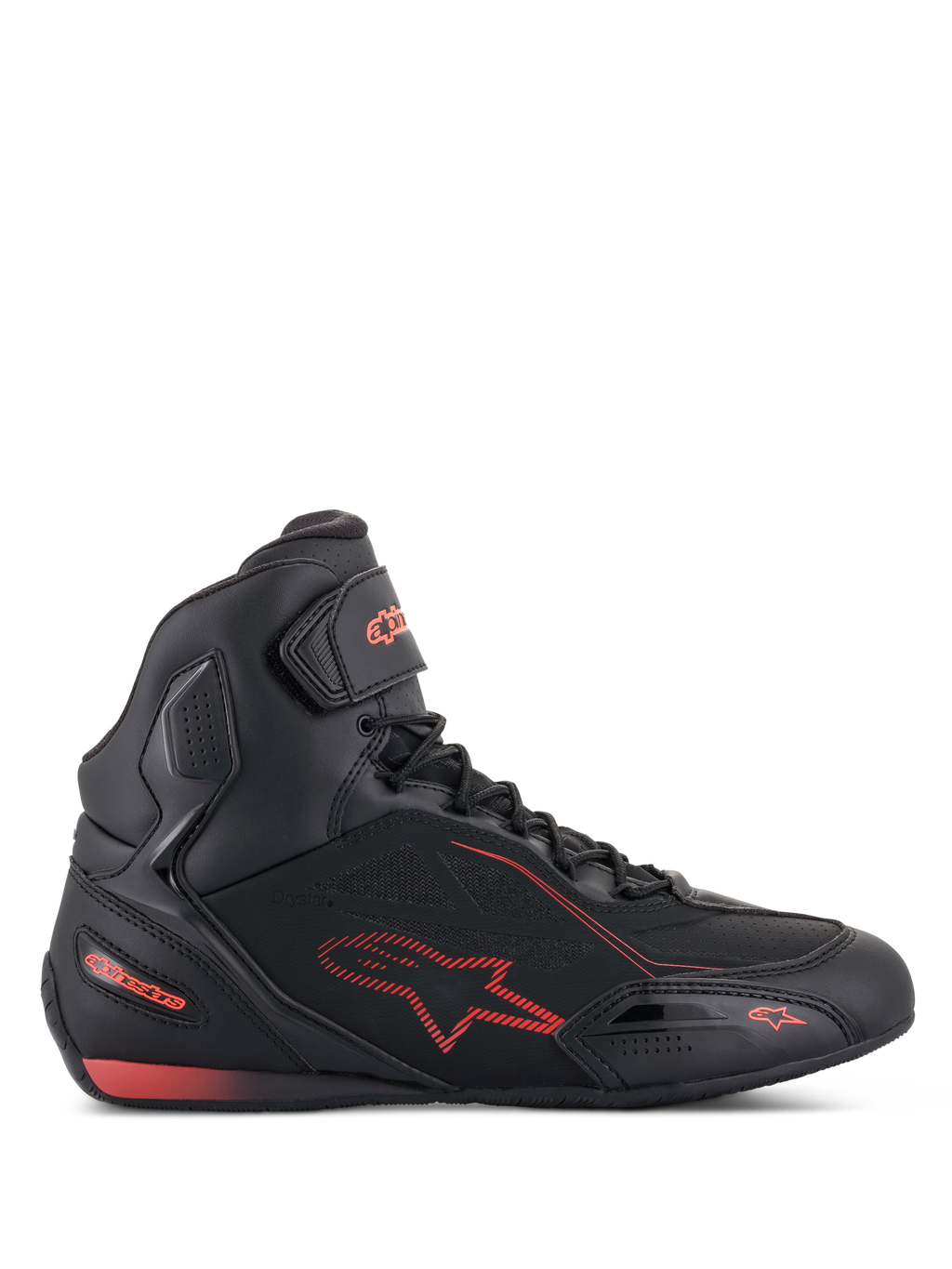 Alpinestars Faster-3 Drystar, sapatos de motociclismo pretos e vermelho fluo, vista lateral de perfil, estilo sapatilha de cano alto com chassis em microfibra leve, membrana Drystar impermeável, logótipo de estrela e branding em vermelho, tira de tornozelo em velcro e detalhes perfurados para respirabilidade.