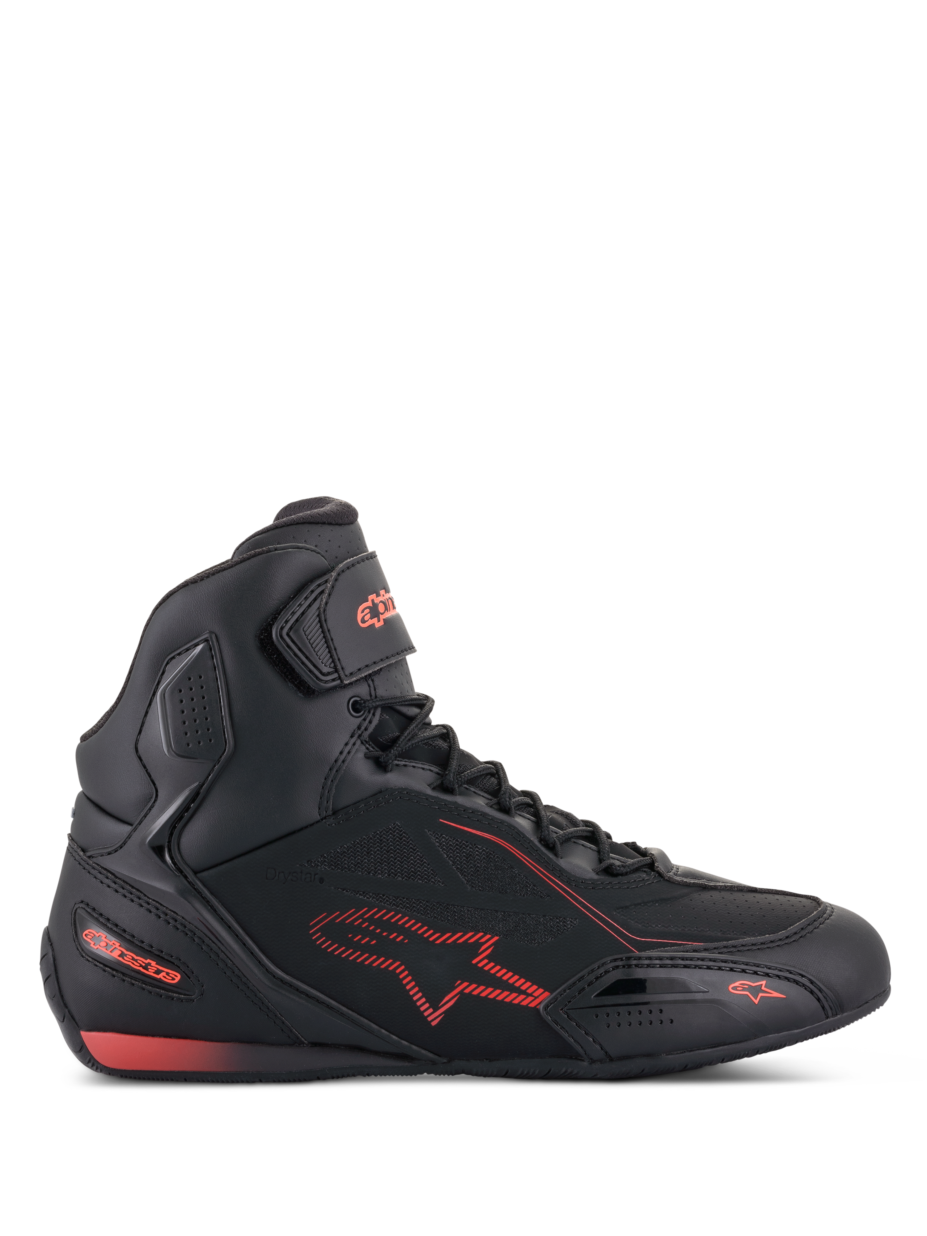 Alpinestars Faster-3 Drystar, sapatos de motociclismo pretos e vermelho fluo, vista lateral de perfil, estilo sapatilha de cano alto com chassis em microfibra leve, membrana Drystar impermeável, logótipo de estrela e branding em vermelho, tira de tornozelo em velcro e detalhes perfurados para respirabilidade.