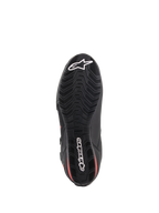 Sapatos Alpinestars Faster-3 Drystar®, sapatos de motociclismo, pretos e vermelho fluo, vista da parte inferior da sola, sola de borracha texturizada com rasto ondulado, logótipos brancos da estrela e marca Alpinestars, calçado de performance impermeável