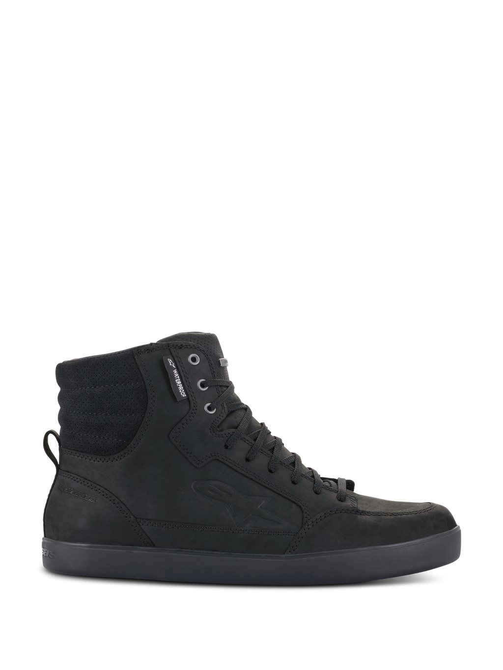 Sapato Alpinestars J-6 Waterproof, sapatilha de condução urbana de cano alto, preta, vista de perfil lateral mostrando a construção em pele premium, fecho com atacadores e gola do tornozelo acolchoada