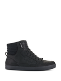 Sapato Alpinestars J-6 Waterproof, sapatilha de condução urbana de cano alto, preta, vista de perfil lateral mostrando a construção em pele premium, fecho com atacadores e gola do tornozelo acolchoada