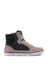 Sapato Alpinestars J-6 Waterproof, sapato de motociclismo, Preto Flint Branco, design de cano alto estilo ténis em pele com sola de borracha branca de aspeto desgastado, com logótipo Astar lateral e etiqueta de impermeabilidade