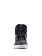 Sapatos Alpinestars Chrome Drystar®, sapatos de motociclismo urbanos, pretos, brancos e azuis, vista frontal mostrando a parte superior em pele preta, sola branca, detalhes de atacadores em azul, design casual de cano alto para condução urbana