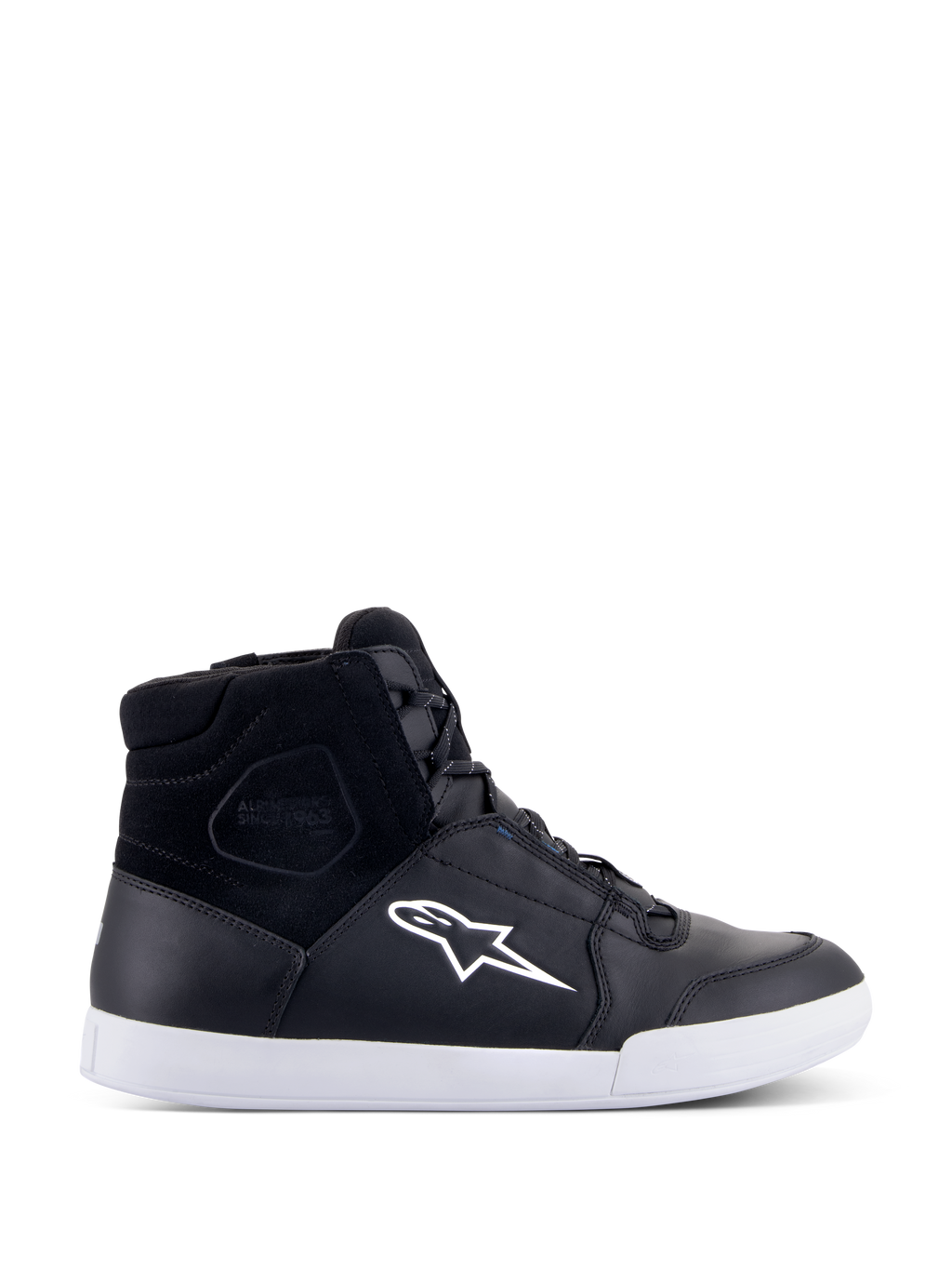 Alpinestars Chrome Drystar Shoes, sapatilhas de motociclismo pretas de cano alto com logótipo de estrela e sola brancos, parte superior em pele e camurça impermeáveis, calçado de condução urbana com gola acolchoada no tornozelo