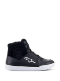 Alpinestars Chrome Drystar Shoes, sapatilhas de motociclismo pretas de cano alto com logótipo de estrela e sola brancos, parte superior em pele e camurça impermeáveis, calçado de condução urbana com gola acolchoada no tornozelo