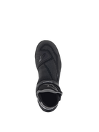 Alpinestars Sapatos Speedflight Street, sapatos de moto urbanos, pretos e cinzentos gun metal, parte superior em malha tricotada com reforços em TPU, vista superior e logótipo.