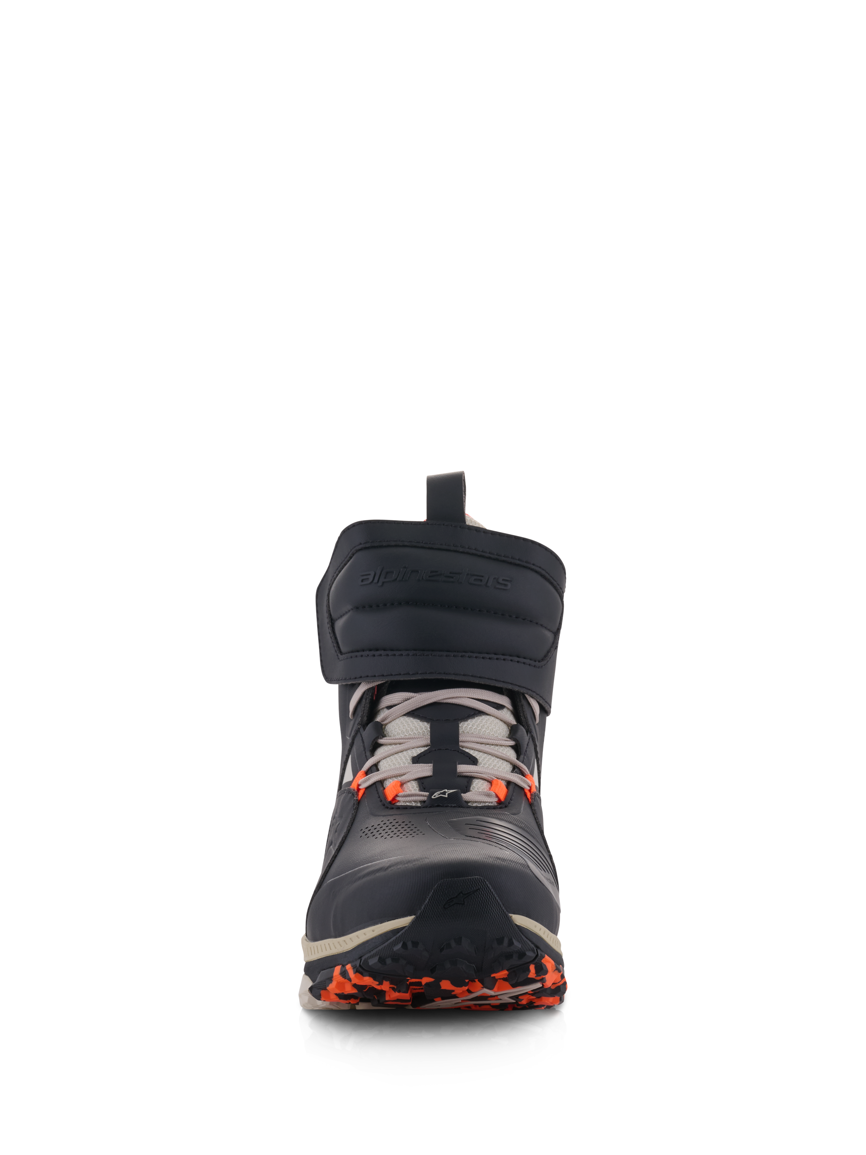 Sapatos Speedstreet Alpinestars, sapatos de motociclismo urbanos, Black Almond e Hot Orange, vista frontal com uma grande tira de tornozelo de gancho e laço, fecho de atacadores e detalhes em laranja na sola