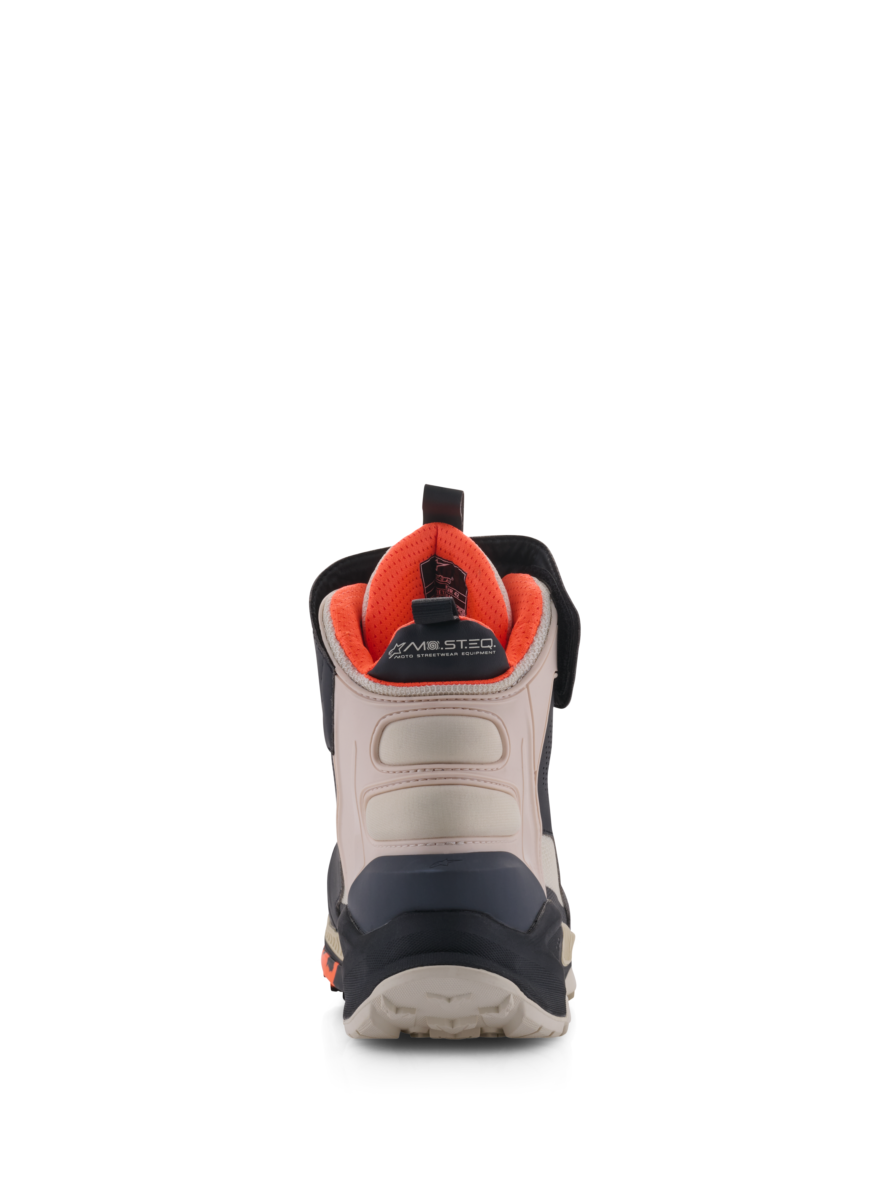 Sapatos Speedstreet Alpinestars, sapatos de motociclismo, preto, amêndoa e laranja vibrante, vista traseira mostrando o contraforte do calcanhar reforçado, painéis de microfibra amêndoa, forro interior laranja brilhante e marca MO.ST.EQ.