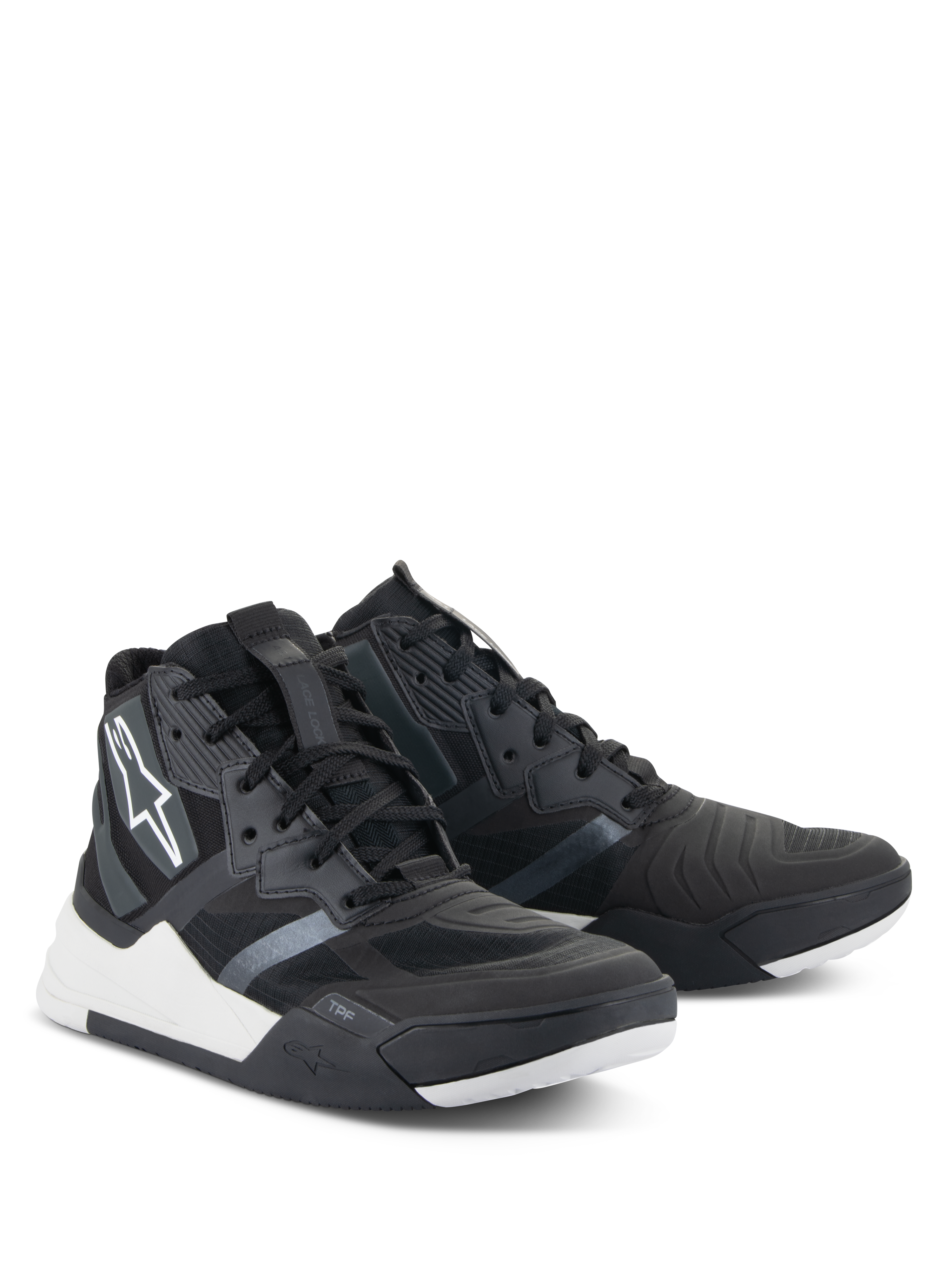 Sapatos Speedflight Alpinestars, sapatos de condução de performance, pretos e brancos, ténis de motociclismo de estilo urbano com parte superior em ripstop, detalhes brancos na entressola e logótipo Alpinestars na lateral