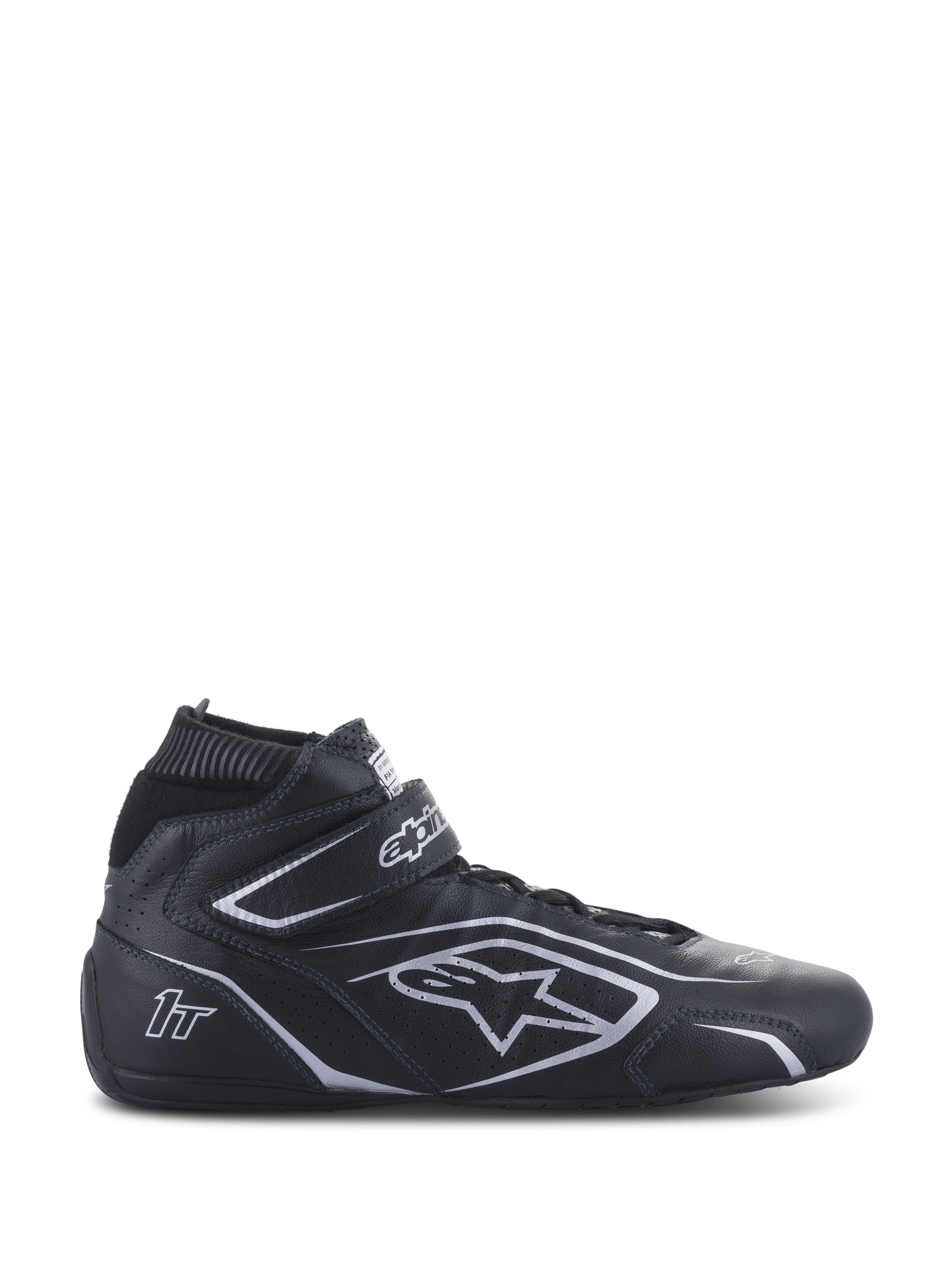 Alpinestars Tech-1 T V3 Shoes FIA, sapatos de corrida pretos e prateados, calçado de automobilismo de cano alto em couro com tira de velcro no tornozelo, painéis laterais perfurados e logótipos prateados, homologação FIA para competição profissional