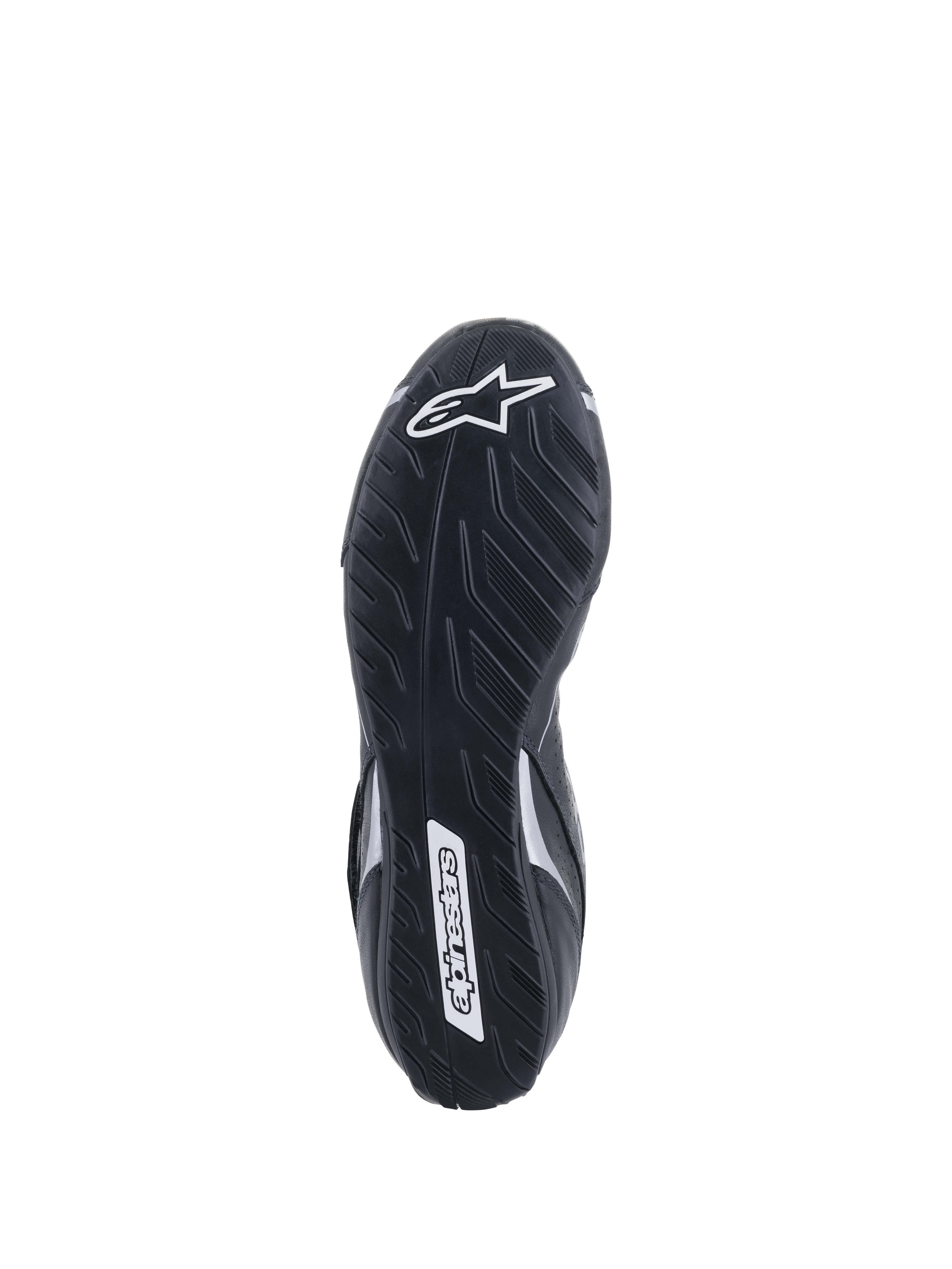 Sapatos Alpinestars Tech-1 T V3 FIA, vista da sola, pretos e prateados, sola exterior de borracha assimétrica com padrão de rasto de pneu, logótipo Alpinestars em branco, composto fino para sensibilidade aos pedais