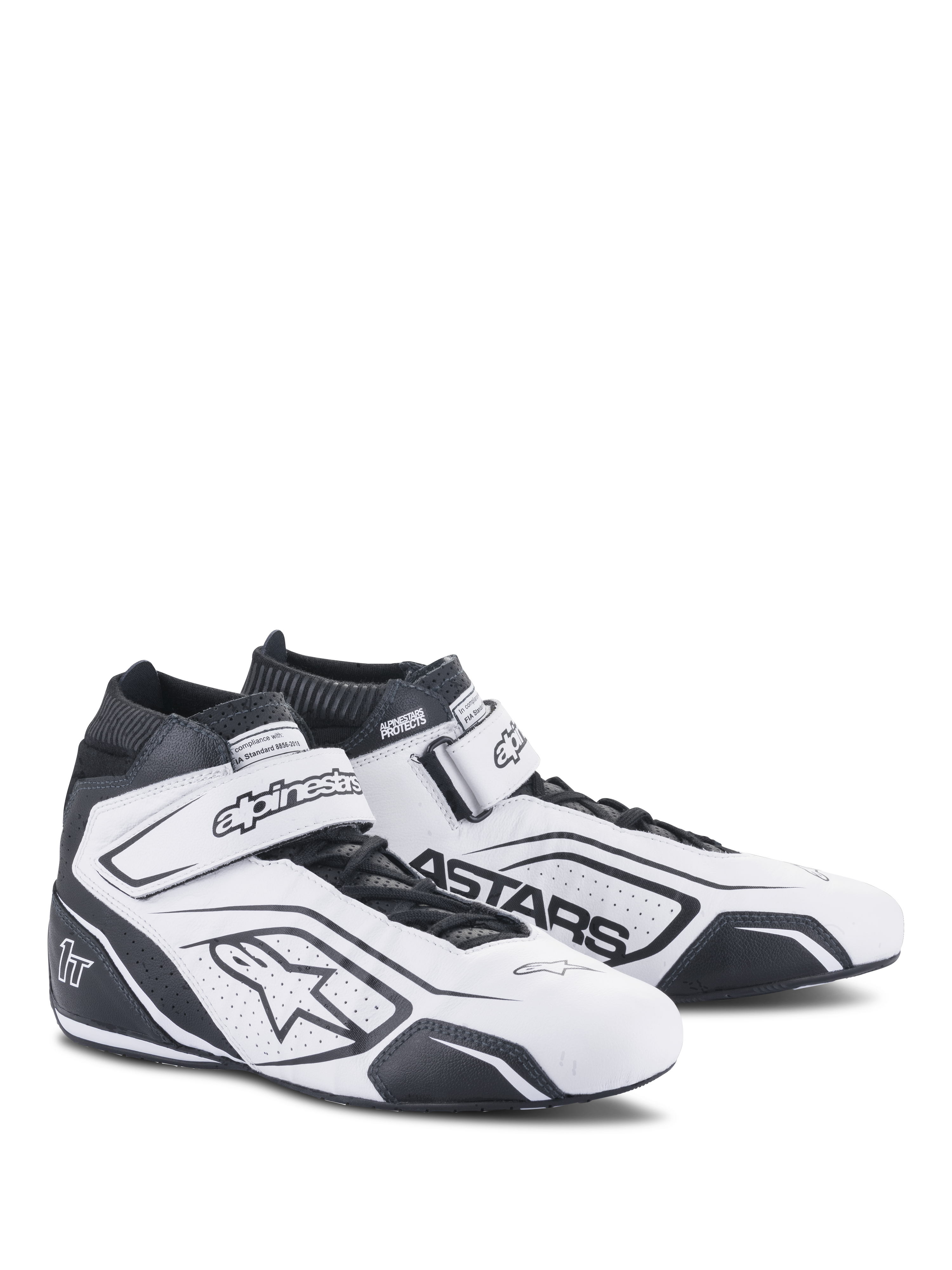 Alpinestars Tech-1 T V3 Shoes FIA, sapatos de corrida brancos e pretos, calçado profissional de automobilismo, certificação FIA, design de cano alto em pele com ventilação perfurada, tira de velcro no tornozelo e logótipo Astars preto em destaque.