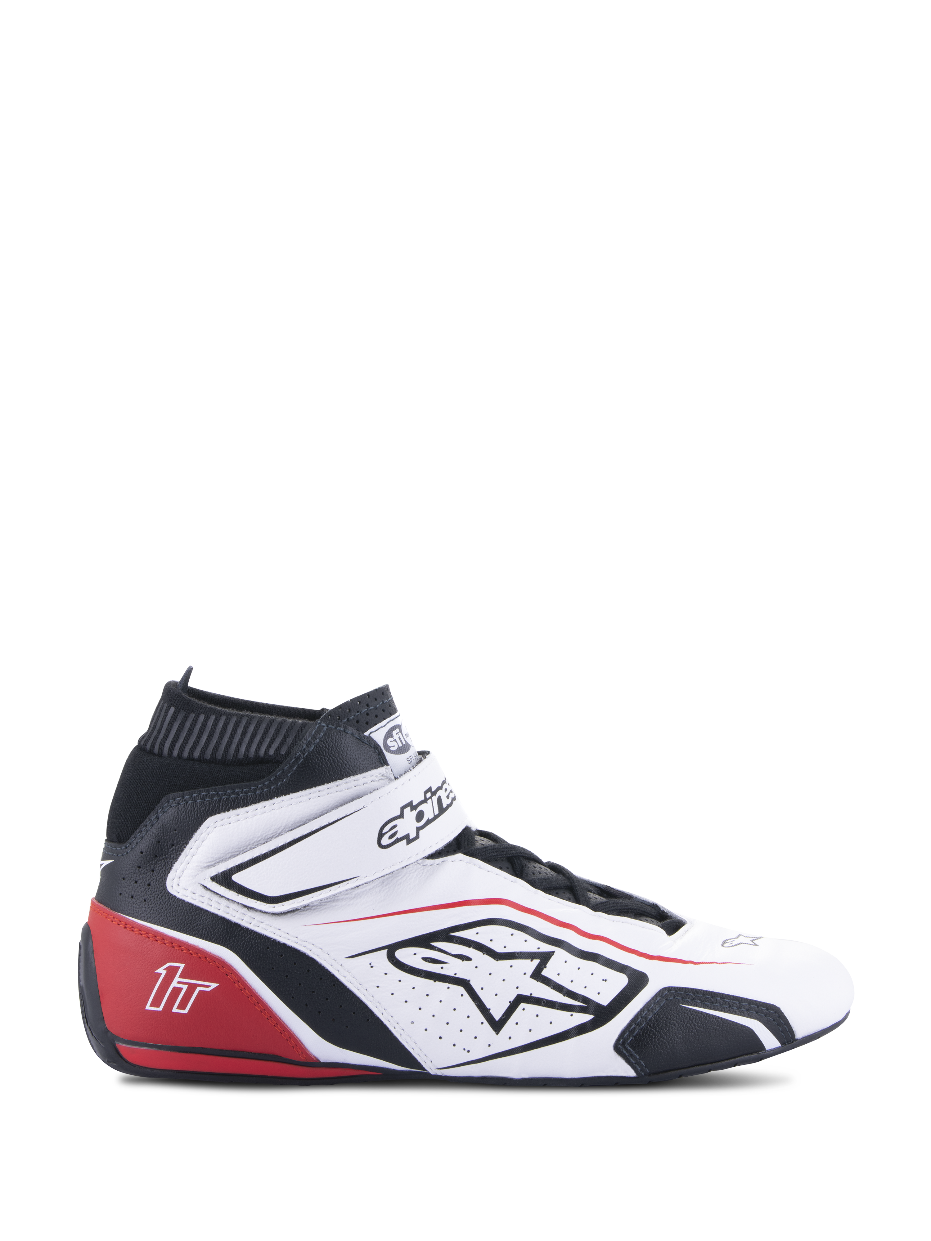 Alpinestars Tech-1 T V3 Shoes FIA, sapatos de automobilismo, brancos, pretos e vermelhos, vista de perfil lateral, design de cano alto em pele com painéis perfurados, secção do calcanhar vermelha com logótipo 1T, punho elástico preto no tornozelo, fecho de tira ajustável, calçado profissional de desportos motorizados