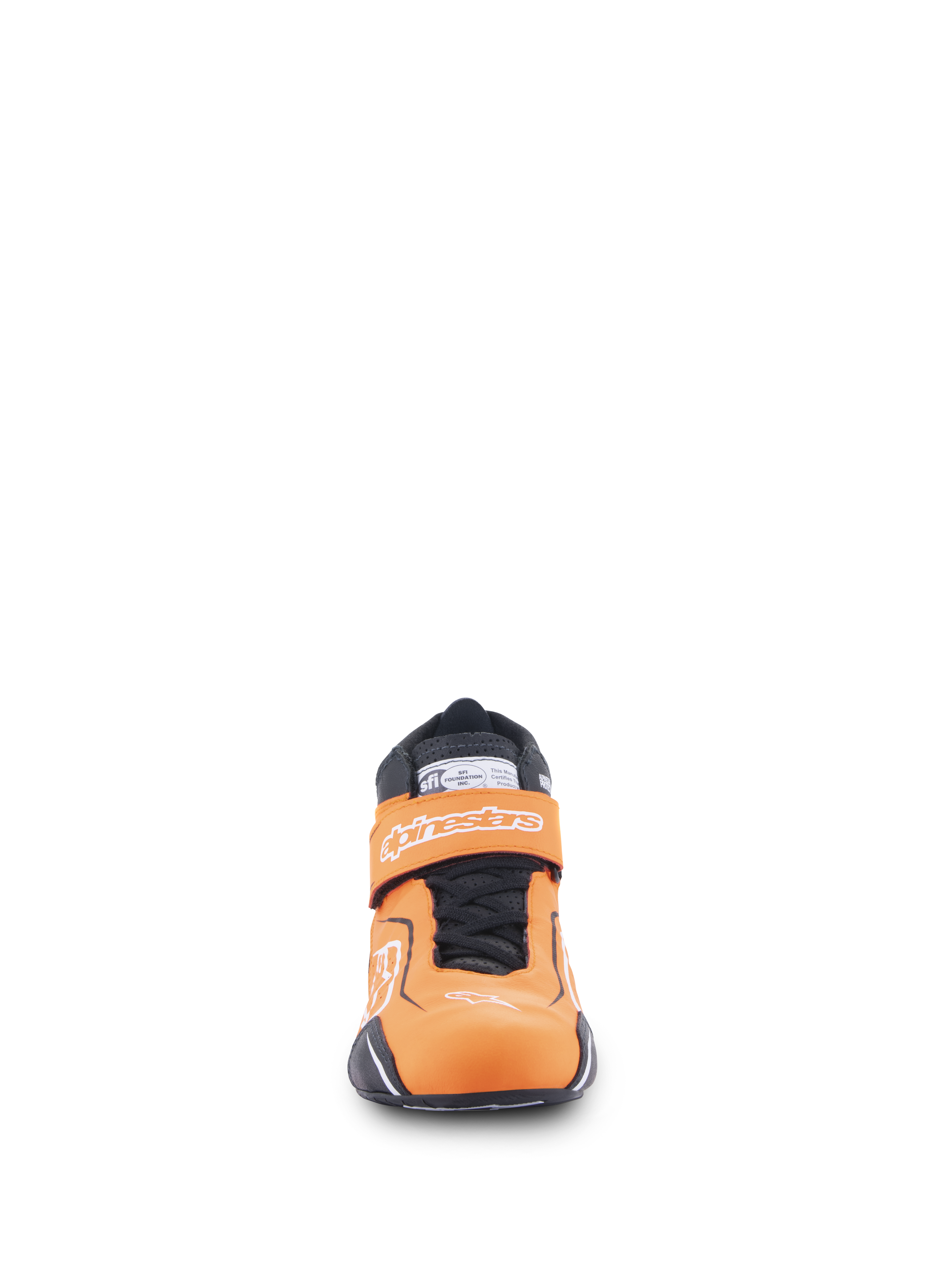 Sapatos Alpinestars Tech-1 T V3 FIA, sapatos de automobilismo, laranja fluo, preto e branco, vista frontal mostrando a tira de gancho e laço com o logótipo Alpinestars, atacadores pretos e etiqueta de certificação SFI na língua