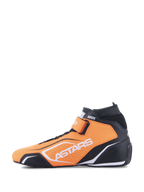 Sapatos Alpinestars Tech-1 T V3 FIA, sapatos de automobilismo, laranja fluorescente, preto e branco, vista de perfil lateral, construção em couro bovino, tira de gancho e laço no tornozelo, logótipo Astars branco