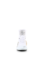 Alpinestars Supertech K Shoes - FIA, sapatos de karting, branco, preto e dourado, vista frontal mostrando a parte superior em malha têxtil, atacadores brancos e etiqueta de homologação FIA na língua, calçado de corrida profissional