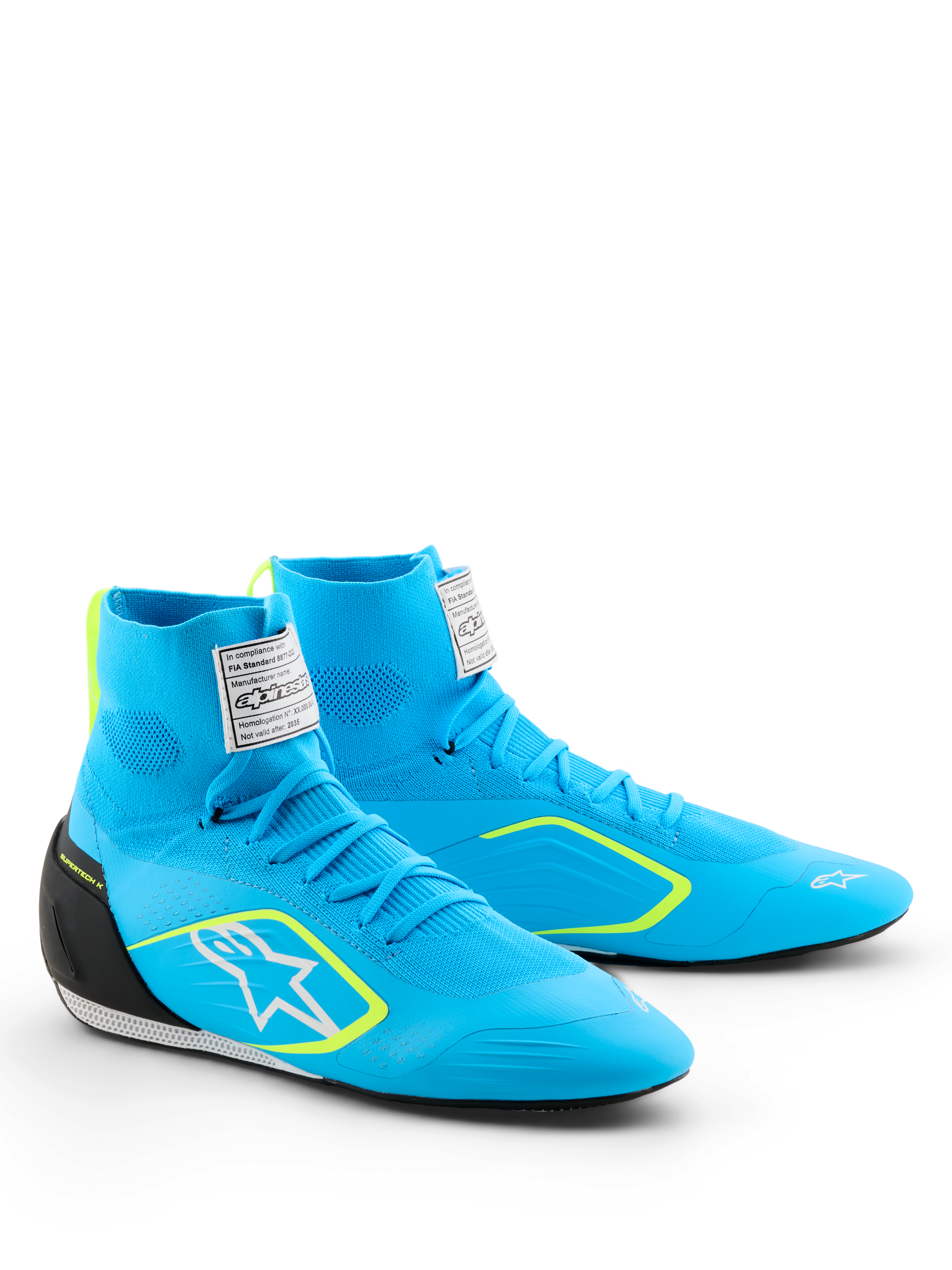 Sapatos Alpinestars Supertech K - FIA, sapatos de karting, azul claro com detalhes em preto e amarelo néon, parte superior tricotada de cano alto, logótipo Astars branco na lateral, contraforte do calcanhar em TPU preto, calçado de performance para desportos motorizados profissionais