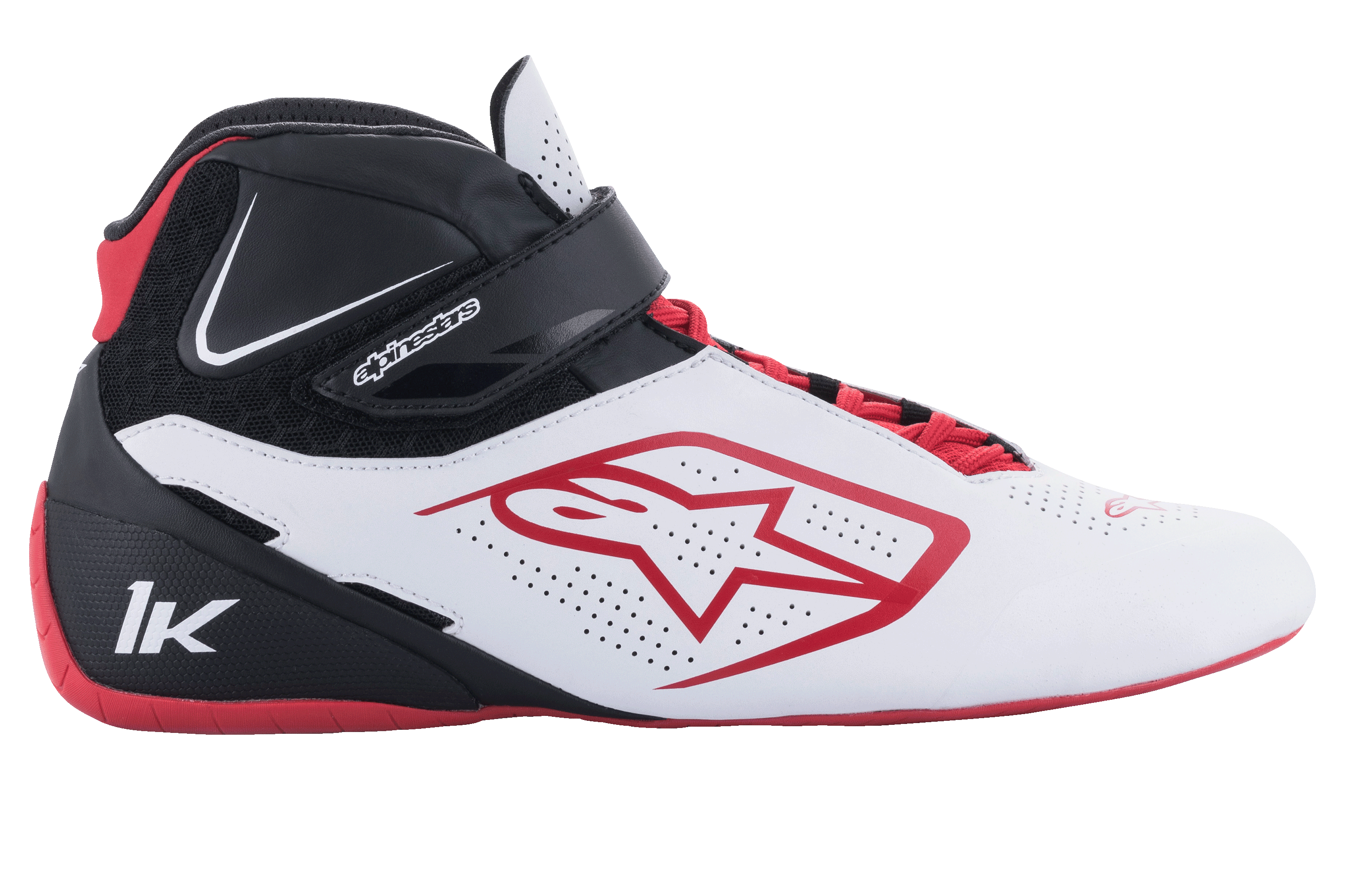 Sapatos Alpinestars Tech-1 K V2, sapatos de karting, branco, preto e vermelho, vista de perfil com painéis brancos perfurados, logótipo de estrela vermelho, tira de tornozelo preta e atacadores vermelhos, calçado especializado para desportos motorizados