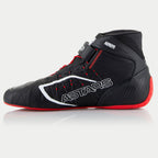 Sapatos de Karting Alpinestars Tech-1 KX V3, pretos, brancos e vermelhos, perfil lateral com logótipo ASTARS branco, sola exterior vermelha e perfurações cortadas a laser, calçado profissional de desporto motorizado para competição
