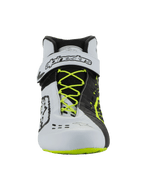Sapatos Alpinestars Tech-1 KX V3 - FIA, calçado de karting, preto, branco e amarelo fluo, vista frontal com atacadores amarelo fluorescente, tira de tornozelo branca com marca preta, design assimétrico com blocos de cor e detalhes de ventilação cortados a laser