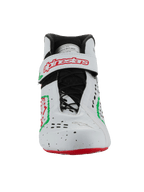 Sapatos Alpinestars Tech-1 KX V3 - FIA, sapatos de karting, brancos, verdes e vermelhos, vista frontal com sistema de atacadores assimétrico e tira de velcro com logótipo Alpinestars vermelho, design perfurado elegante para desportos motorizados
