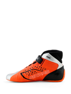 Sapatos Alpinestars Tech-1 KX V3, sapatos de karting, laranja fluo, preto e prateado, vista de perfil lateral, com o logótipo ASTARS na lateral, tira de tornozelo ajustável e design aerodinâmico elegante para competição profissional