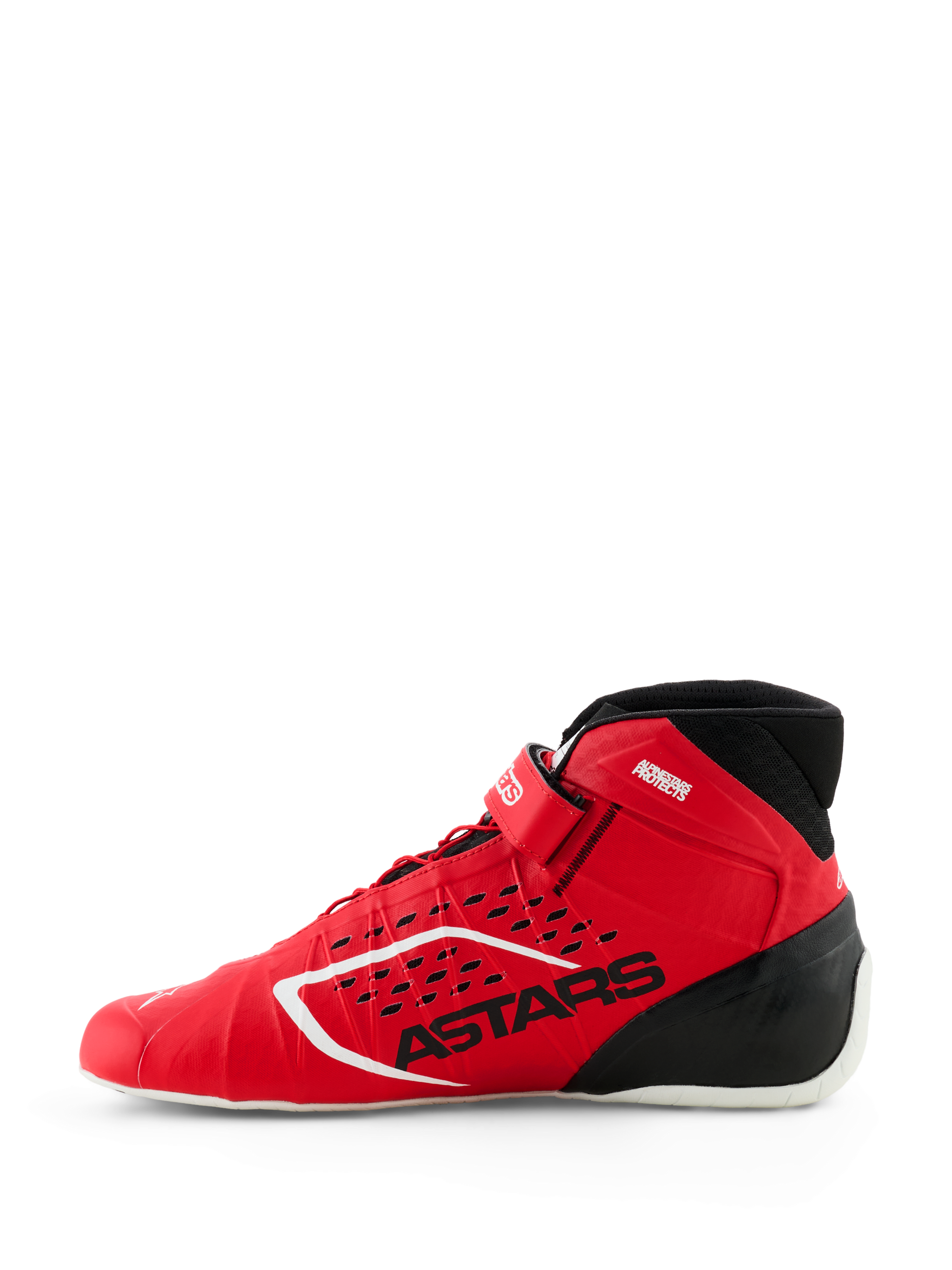 Sapatos Alpinestars Tech-1 KX V3, sapatos de karting FIA, vermelho e preto, vista de perfil lateral, com construção termo-soldada sem costuras, perfurações cortadas a laser, marca ASTARS em preto e design de corrida leve.