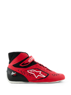 Sapatos de Karting Alpinestars Tech-1 KX V3, vermelhos e pretos, vista de perfil lateral com grande logótipo Alpinestars branco, sistema de atacadores assimétrico, tira de velcro no tornozelo e design leve sem costuras para desempenho em desportos motorizados.