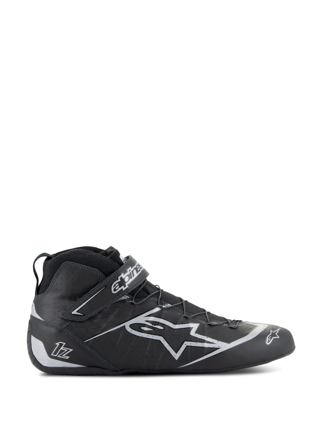 Alpinestars Tech-1 Z V3 Shoes FIA, sapatos de automobilismo pretos e prateados, perfil lateral de design de cano alto com logótipo de estrela prateado, fecho de tira de Velcro integrado, sistema de laço rápido, painéis de couro perfurados para respirabilidade, calçado profissional de desporto motorizado com certificação FIA