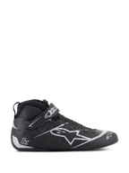Alpinestars Tech-1 Z V3 Shoes FIA, sapatos de automobilismo pretos e prateados, perfil lateral de design de cano alto com logótipo de estrela prateado, fecho de tira de Velcro integrado, sistema de laço rápido, painéis de couro perfurados para respirabilidade, calçado profissional de desporto motorizado com certificação FIA
