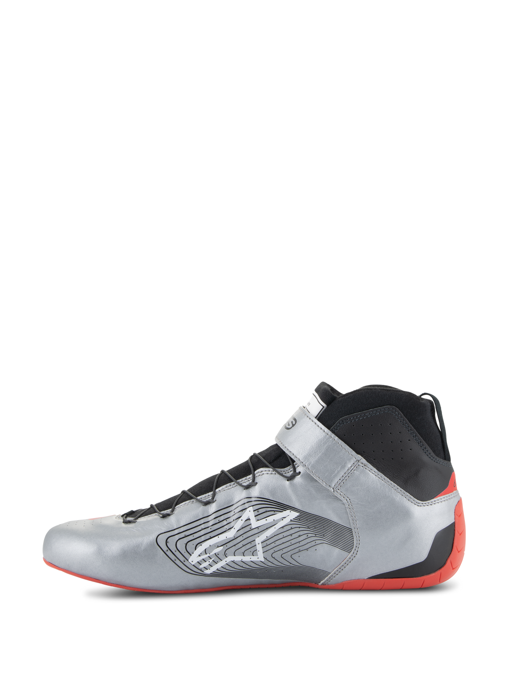 Sapatos Alpinestars Tech-1 Z V3 FIA, sapatos de automobilismo, em prateado escuro, preto e vermelho, perfil lateral de um sapato de condução profissional, parte superior em couro prateado metálico com colarinho em malha preta, apresentando o logótipo Alpinestars em branco e sola fina de borracha vermelha