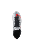 Sapatos Alpinestars Tech-1 Z V3 FIA, sapatos de automobilismo, prateado escuro com detalhes em preto e vermelho, vista superior mostrando o sistema de atacadores rápidos, língua tricotada preta e acabamento em pele metálica com branding proeminente.