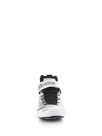 Sapatos Alpinestars Tech-1 Z V3 FIA, calçado profissional de automobilismo, branco e preto, vista frontal com sistema de laço rápido e tira de Velcro superior com a marca Alpinestars, parte superior em couro perfurado para respirabilidade
