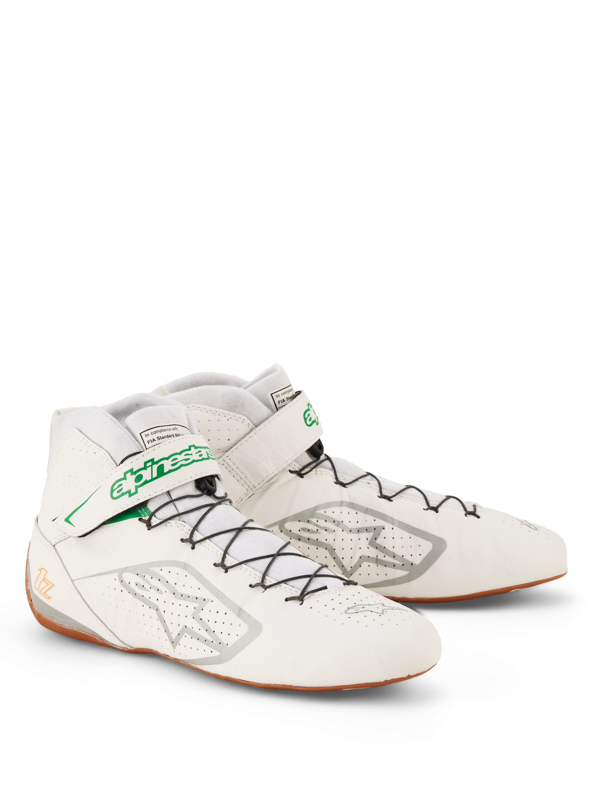 Alpinestars Tech-1 Z V3 Shoes FIA, sapatos de corrida, brancos com detalhes em verde e prateado, parte superior em couro bovino perfurado, sistema de laço rápido com tira de logótipo verde, sola fina de borracha cor goma para sensibilidade nos pedais, calçado profissional de desportos motorizados